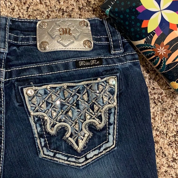 Miss Me Signature Skinny Jeans - Picture 2 of 4